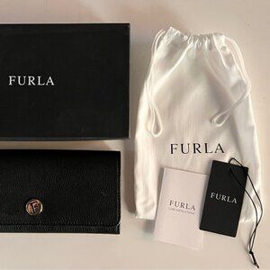 Furla Piper XL bifold leather wallet in black. Brand new in box